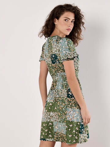 Apricot Kleid in Grün