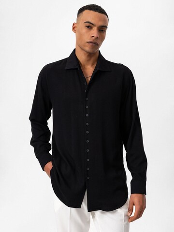 Antioch Regular fit Button Up Shirt in Black: front