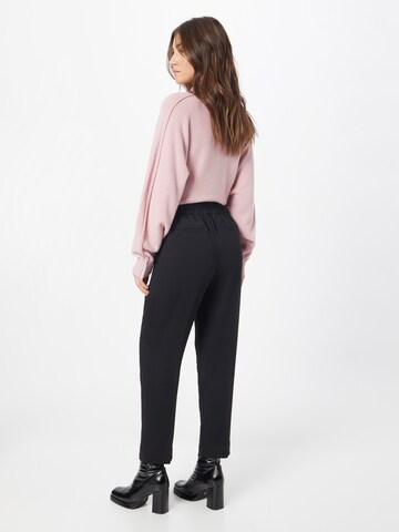 Sisley Tapered Pleat-front trousers in Black