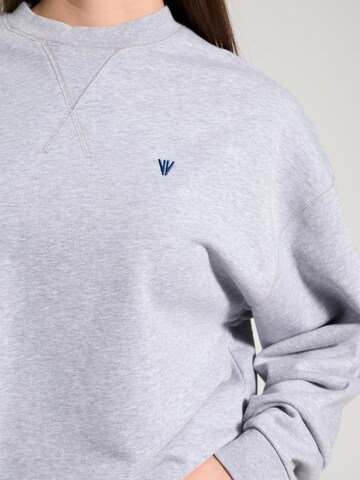 NOWIHT Sweatshirt 'Melisande' i grå