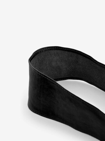 PIECES - Cinturón 'Vibs' en negro