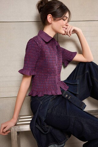 Trendyol Blouse in Red: front