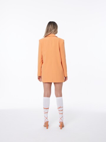 Blazer 'Ruby' ABOUT YOU x Alina Eremia en orange