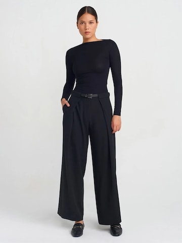 Dilvin Pants in Black: front
