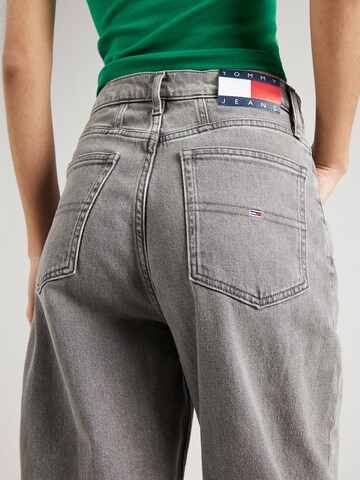 Tommy Jeans - Regular Calças de ganga 'MOM JeansS' em cinzento