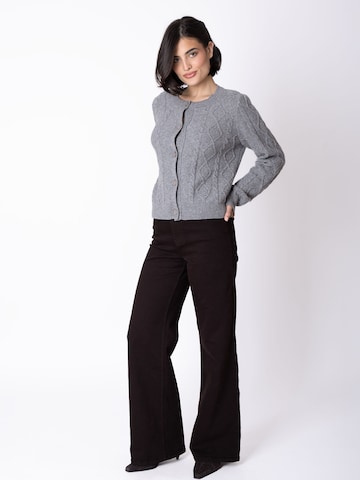 IVKO Woman Strickjacke in Grau