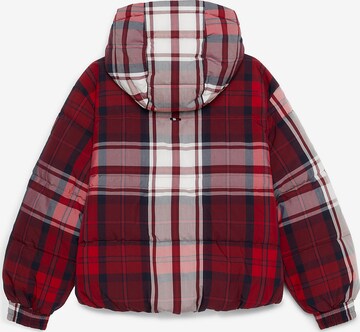 TOMMY HILFIGER Winter Jacket in Red