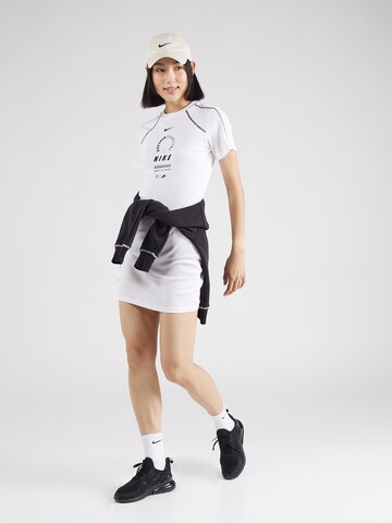 Nike Sportswear Платье в Белый