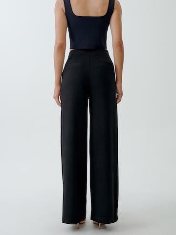 Tussah Szeroka nogawka Spodnie 'TRISHA' w kolorze czarny