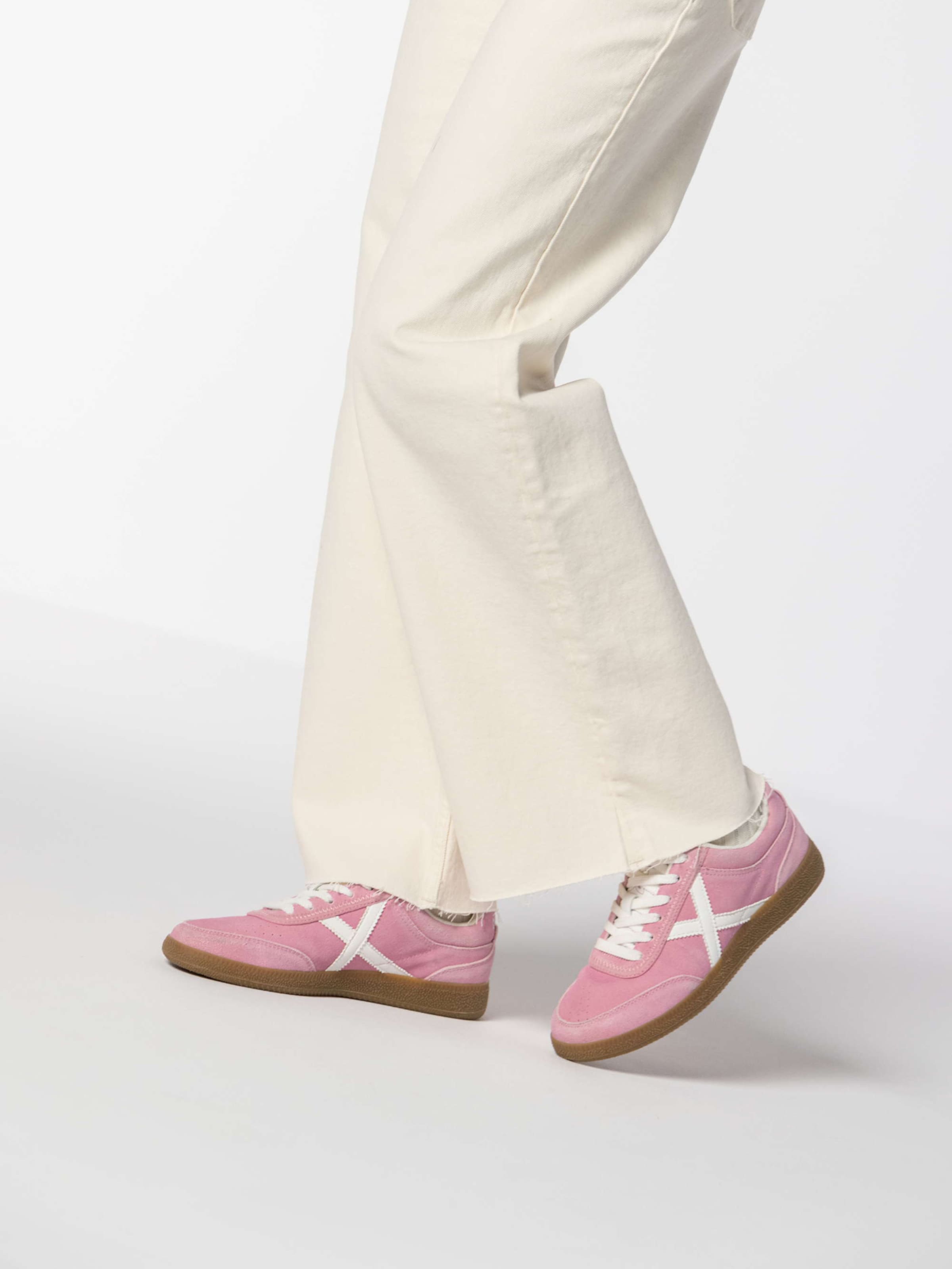 Sneaker bassa 'Rumba' di MUNICH in lilla