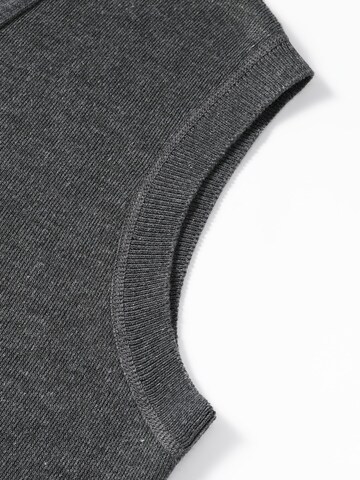 ALLTHEMEN Strickjacke 'Bindung'‌‌‌ in Grau