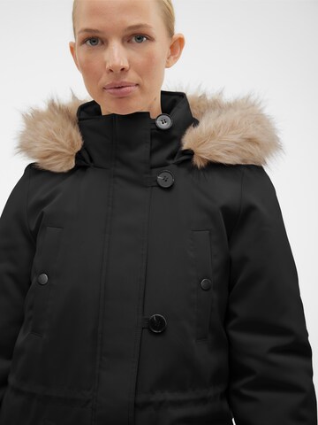 Parka de iarnă de la VERO MODA pe negru