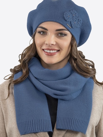 Vivisence Beanie in Blue: front