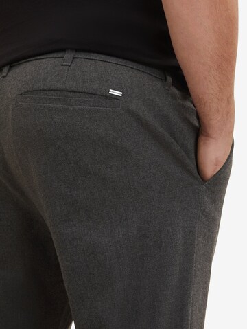 regular Pantaloni di TOM TAILOR Men + in grigio