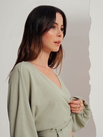 A LOT LESS Bluza 'Annelie' | zelena barva