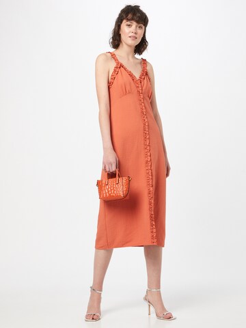 JUST FEMALE Letní šaty – oranžová
