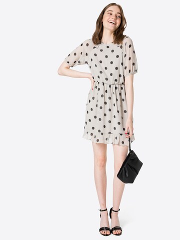 Rochie de la Trendyol pe gri