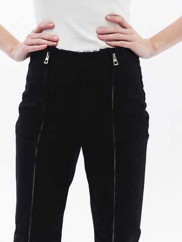 OXXO Regular Trousers in Black
