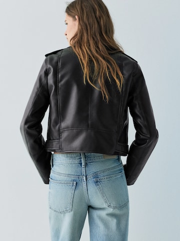 Pull&Bear Jacke in Schwarz