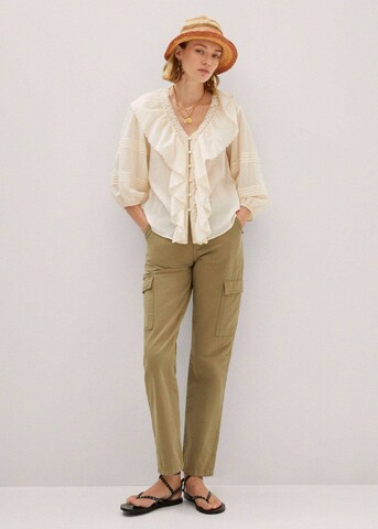 MANGO Blus 'Bouton' i beige