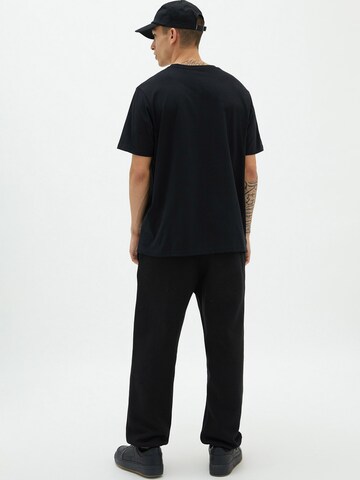 Pull&Bear T-Shirt in Schwarz