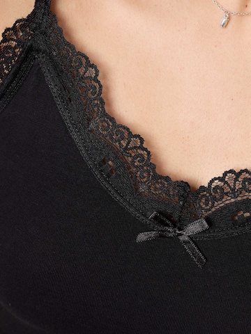 Tazzio Shorty 'F908' in Schwarz