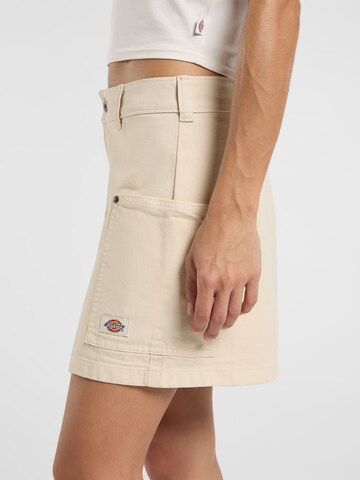 DICKIES - Falda 'RIVER RANCH' en blanco