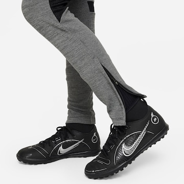 NIKE Skinny Sporthose in Grau