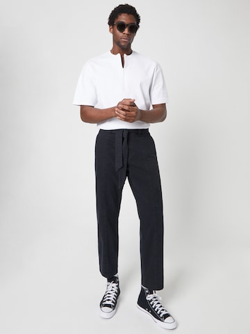 Regular Pantaloni de la ABOUT YOU x Louis Darcis pe negru