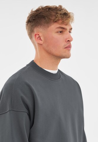 Johnny Urban - Sudadera 'Carter Oversized' en gris
