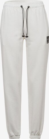 Cross Jeans Pants in White: front