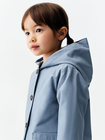 MANGO KIDS Prehodna jakna 'Grace' | modra barva