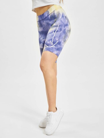 Karl Kani Skinny Shorts in Lila