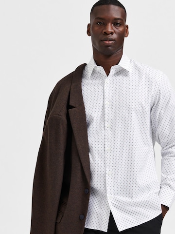 SELECTED HOMME Regular fit Button Up Shirt in White