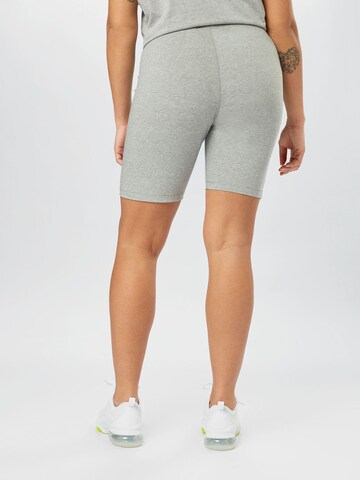 Nike Sportswear Skinny Shorts in Grau