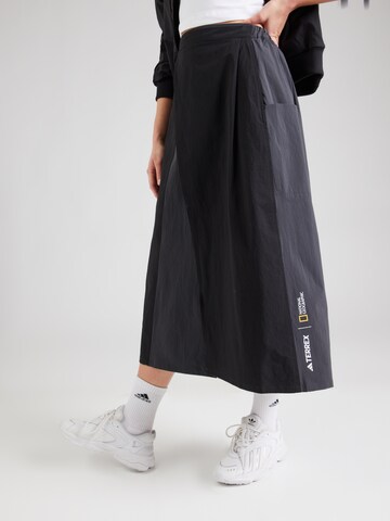 Jupe de sport ADIDAS TERREX en noir : devant