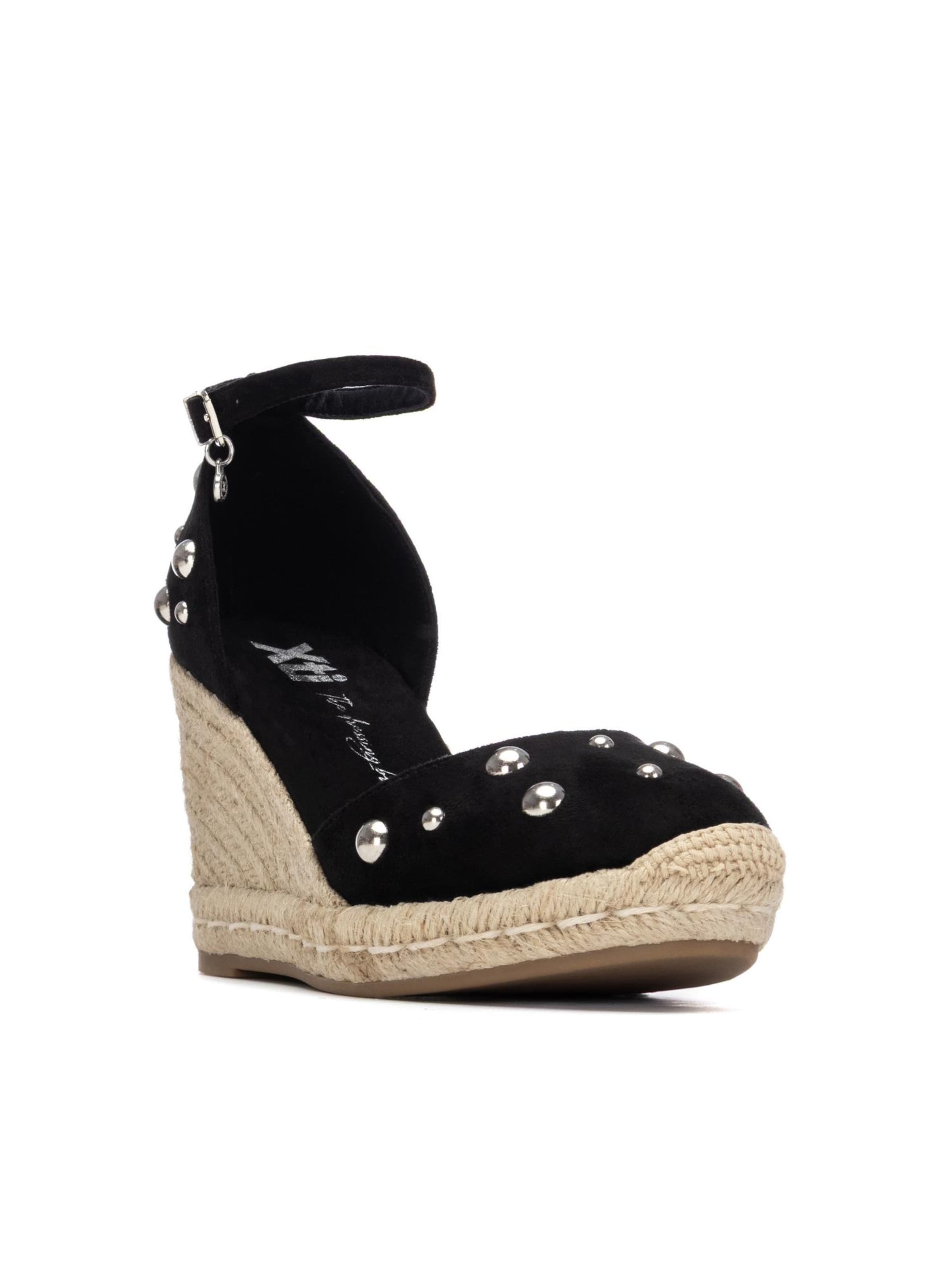 Xti Sandals in Black