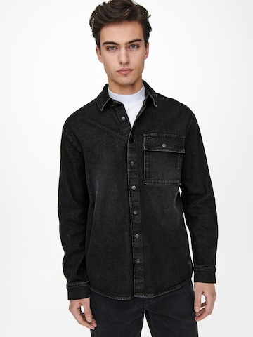 Coupe regular Chemise Only & Sons en noir : devant