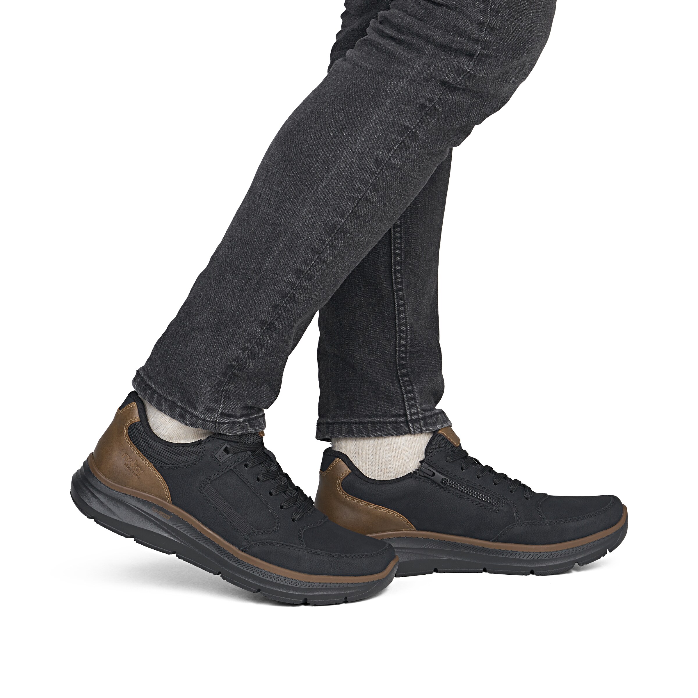 Rieker Sneakers in Black: front