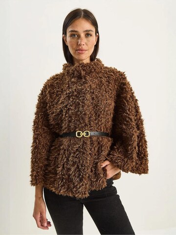 Veste mi-saison Bianco Lucci en marron : devant