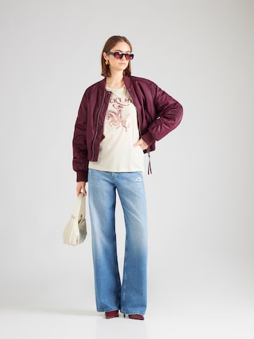 Tricou 'COWGIRL' de la GUESS pe bej