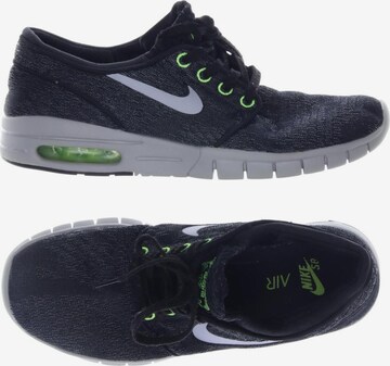 NIKE Sneaker 40 in Grau: predná strana