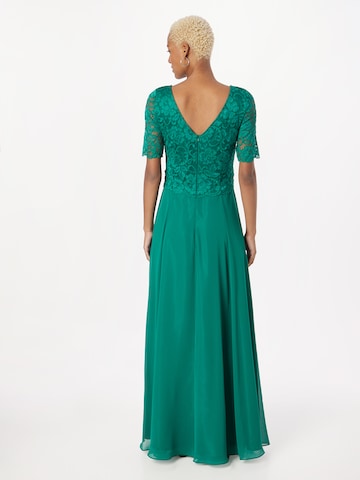 Robe de soirée Vera Mont en vert