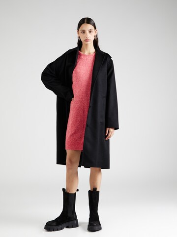 Robes en maille 'DOFFY' VERO MODA en rouge