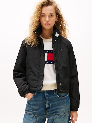 Tommy Jeans Övergångsjacka 'ESSENTIAL' i svart: framsida