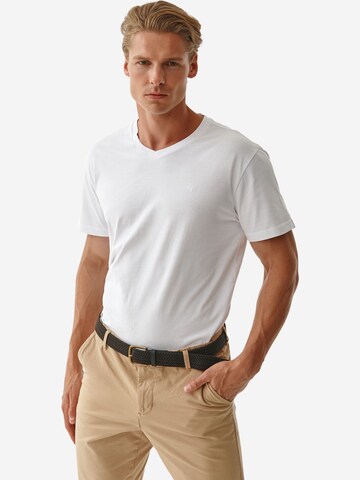 TATUUM Shirt 'LUCK' in White: front