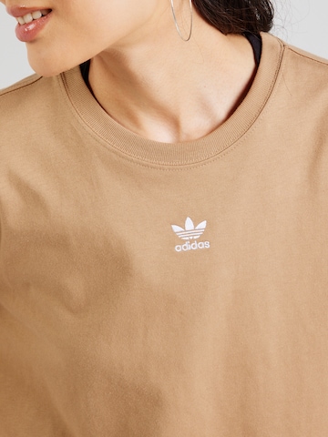 ADIDAS ORIGINALS Shirt 'ESS' in Bruin