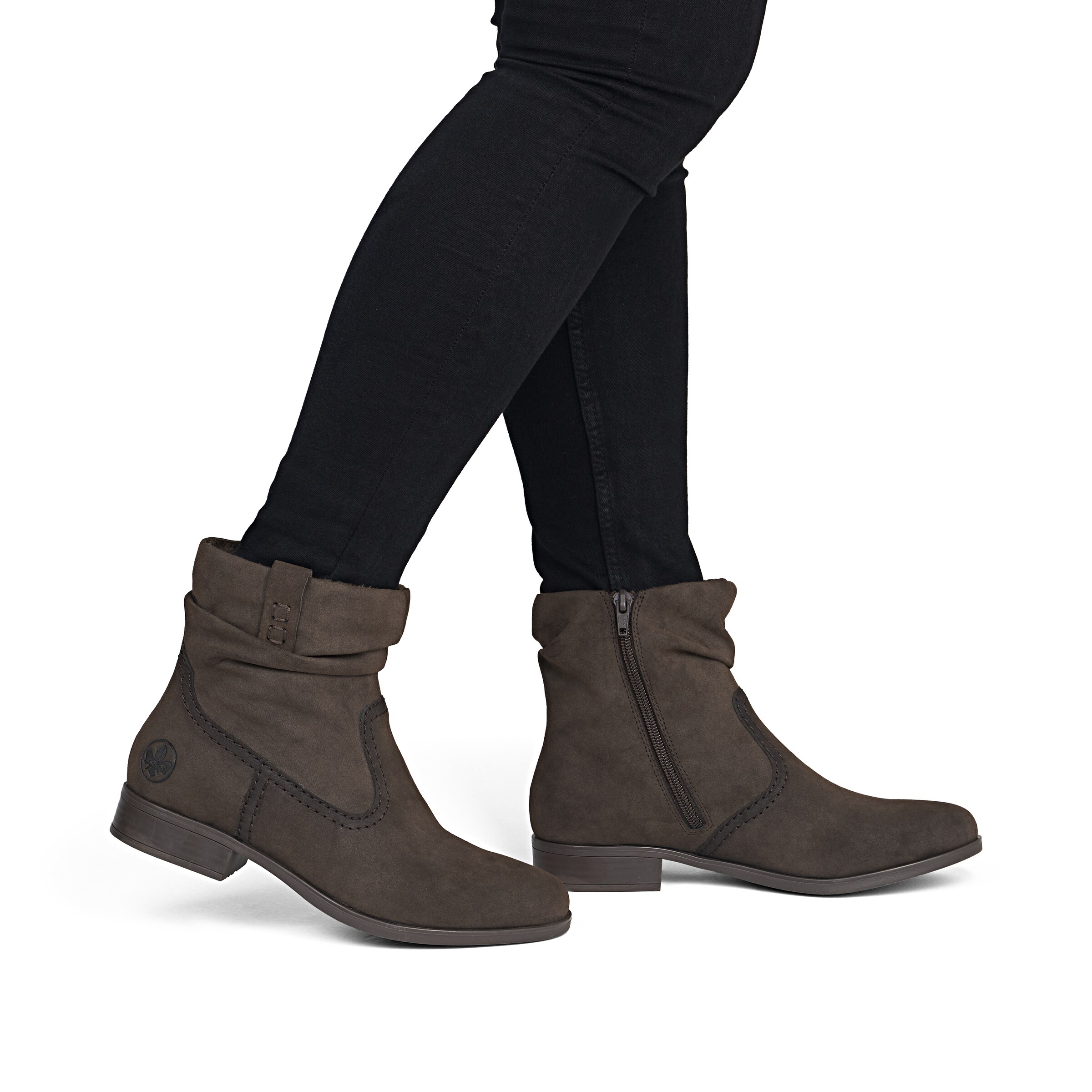 Bottines Rieker en marron : devant