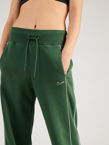 Wide Leg Pantalon 'FLC PHX' Nike Sportswear en vert