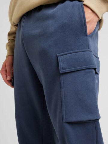 GAP Tapered Cargo trousers in Blue